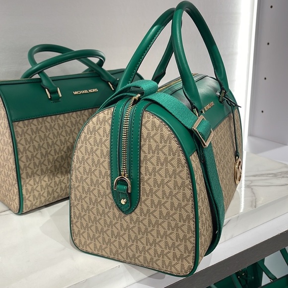 Michael Kors med Duffel Travel - Leather/Coated
35S2GTFU2B
PALMETTO GREEN NWT - Picture 7 of 16